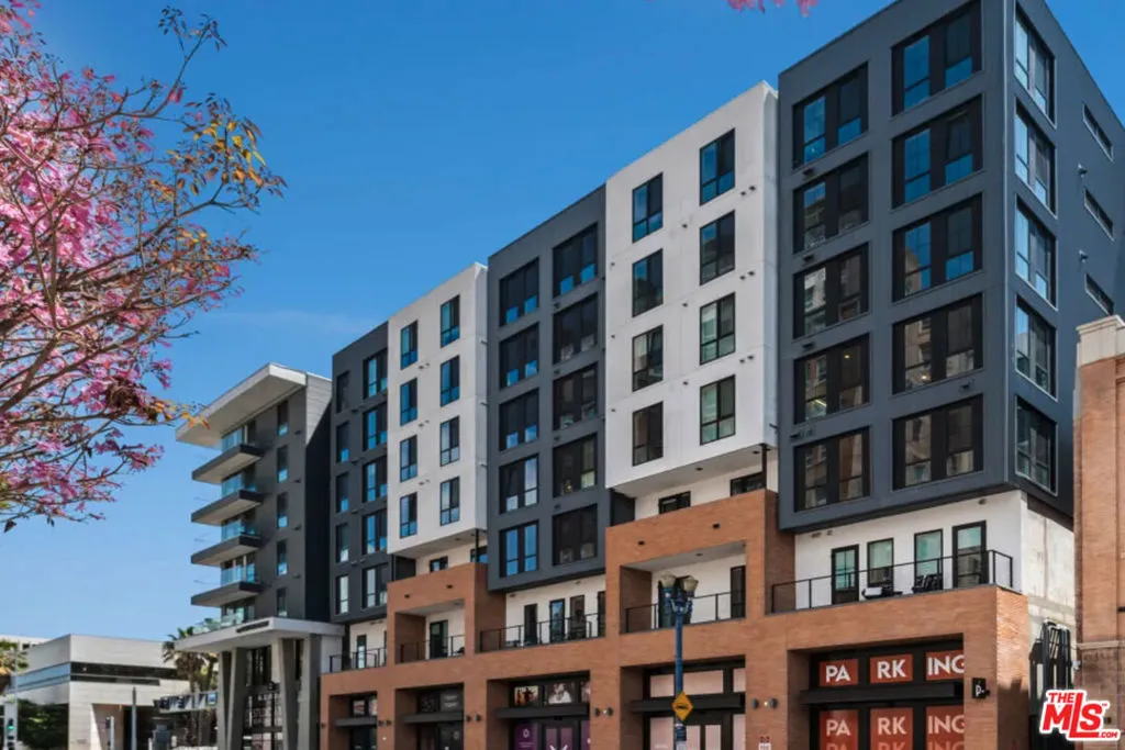 250 E Broadway 843, Long Beach, California 90802, 1 Bedroom Bedrooms, ,1 BathroomBathrooms,Residential Lease,For Rent,Broadway,25540113