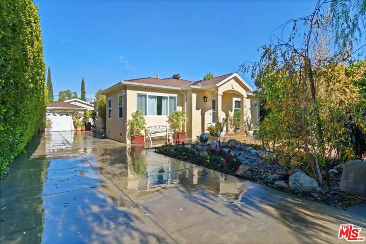 14745 Hartsook Street, Sherman Oaks, California 91403