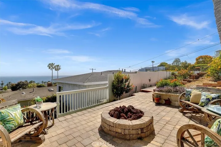 Firepit/patio area off of lower deck