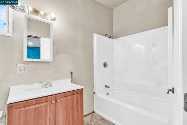 612 Thomas Dr, Richmond, California 94806