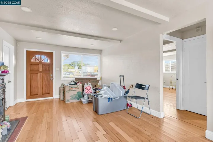 612 Thomas Dr, Richmond, California 94806
