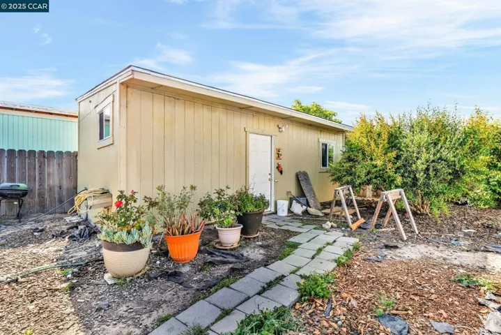 612 Thomas Dr, Richmond, California 94806