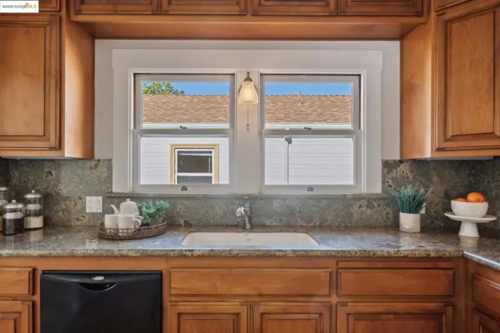 148 Estabrook, San Leandro, California 94577