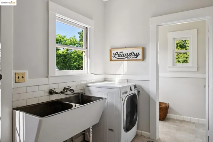 148 Estabrook, San Leandro, California 94577