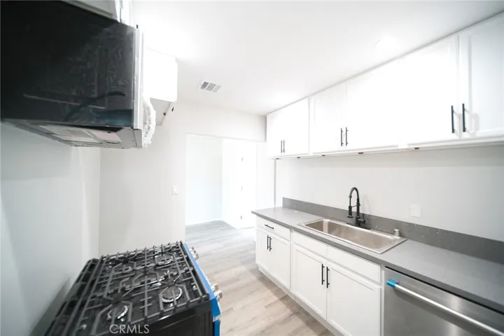 1336 W 118th Street, Los Angeles, California 90044