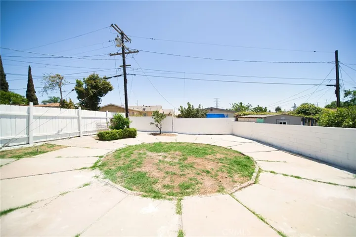 1336 W 118th Street, Los Angeles, California 90044