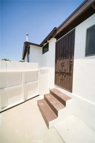 1336 W 118th Street, Los Angeles, California 90044