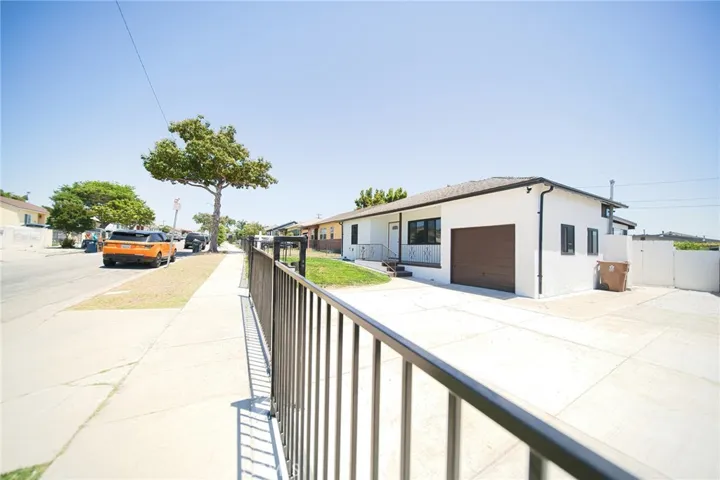 1336 W 118th Street, Los Angeles, California 90044