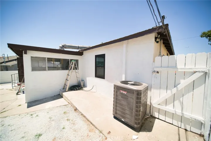 1336 W 118th Street, Los Angeles, California 90044