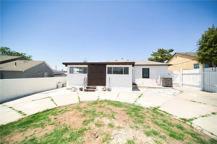 1336 W 118th Street, Los Angeles, California 90044