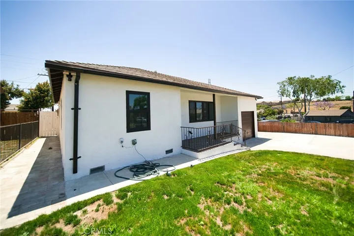 1336 W 118th Street, Los Angeles, California 90044