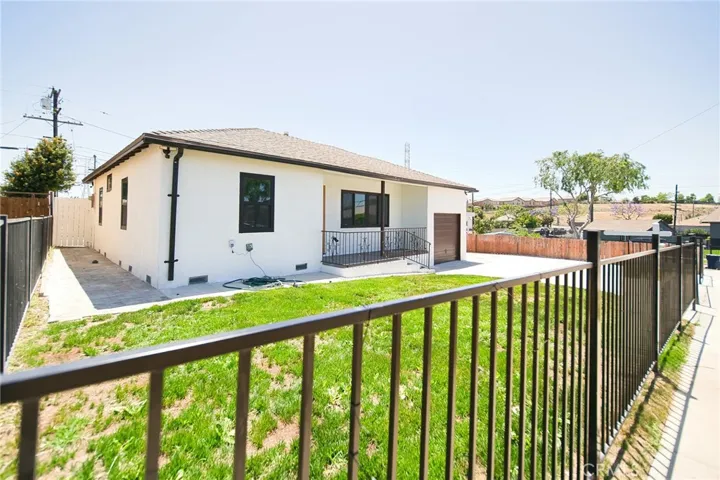 1336 W 118th Street, Los Angeles, California 90044