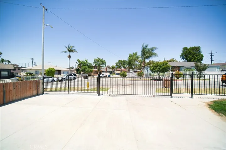 1336 W 118th Street, Los Angeles, California 90044