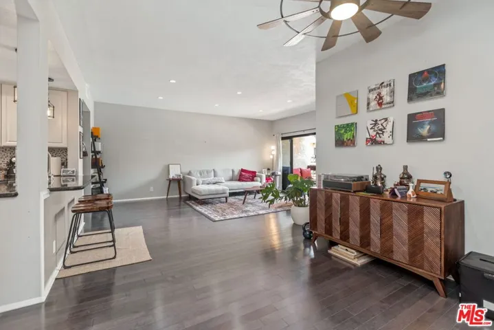 8180 Manitoba Street 223, Playa Del Rey, California 90293