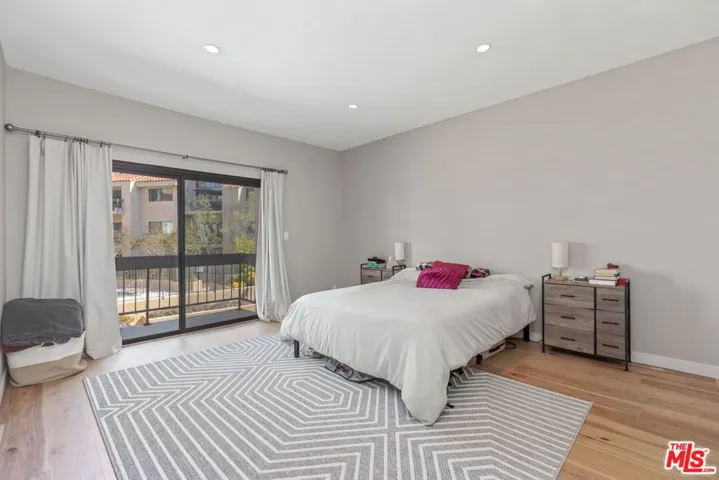 8180 Manitoba Street 223, Playa Del Rey, California 90293