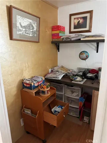 wet bar area