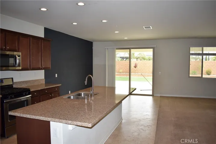 7795 Poppy Lane, Fontana, California 92336