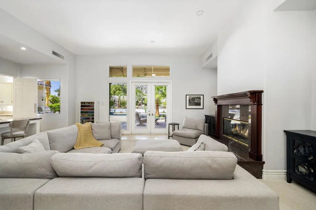 8 Elizabeth Court, Rancho Mirage, California 92270 home-pic-14