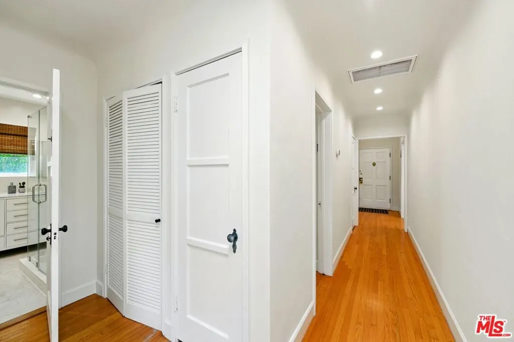 716 N Citrus Avenue, Los Angeles, California 90038 home-pic-18