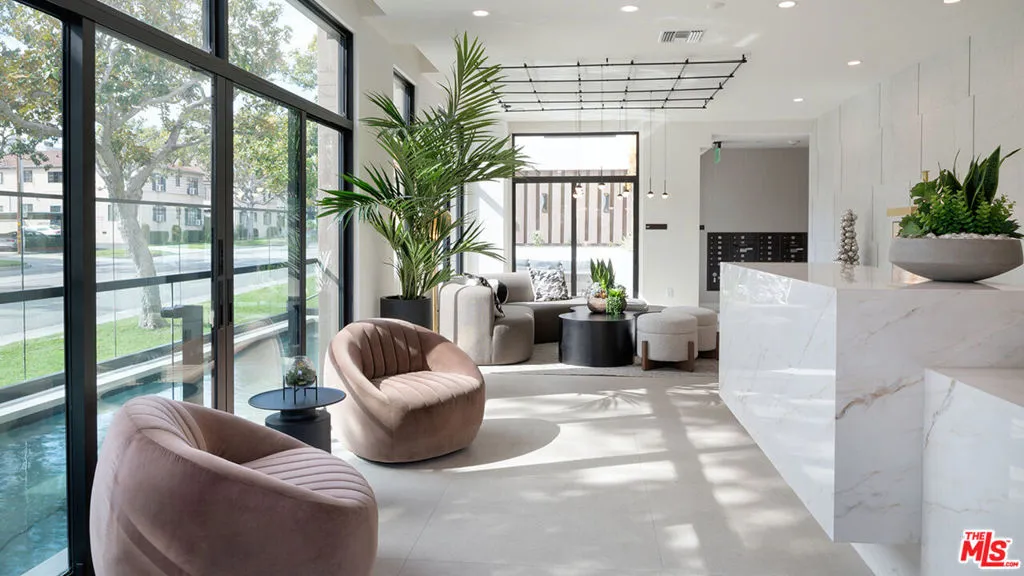 425 N Palm Drive 403, Beverly Hills, California 90210 home-pic-7