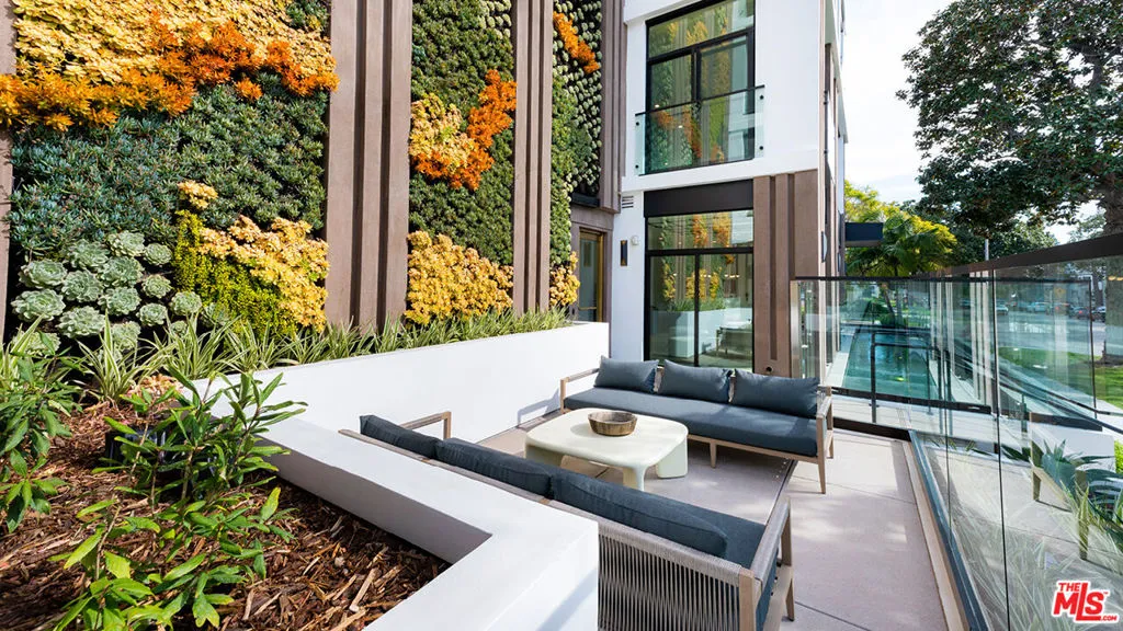 425 N Palm Drive 403, Beverly Hills, California 90210 home-pic-17