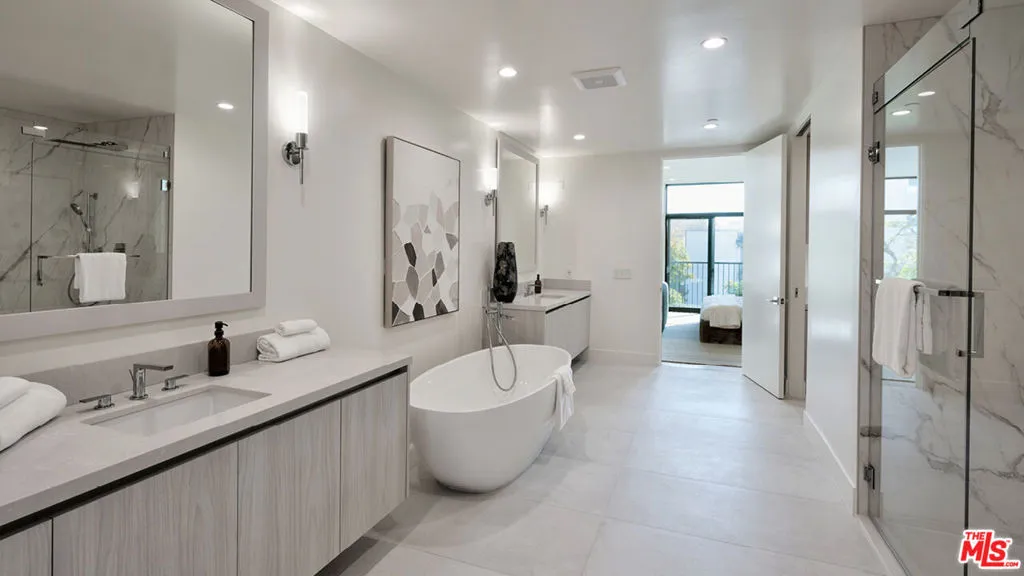 425 N Palm Drive 403, Beverly Hills, California 90210 home-pic-5