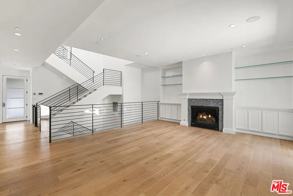 530 N Alta Vista Boulevard, Los Angeles, California 90036 home-pic-10