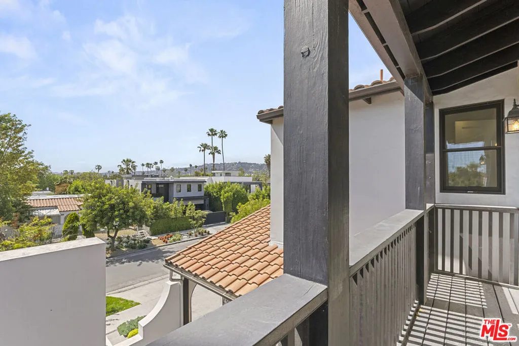 530 N Alta Vista Boulevard, Los Angeles, California 90036 home-pic-32