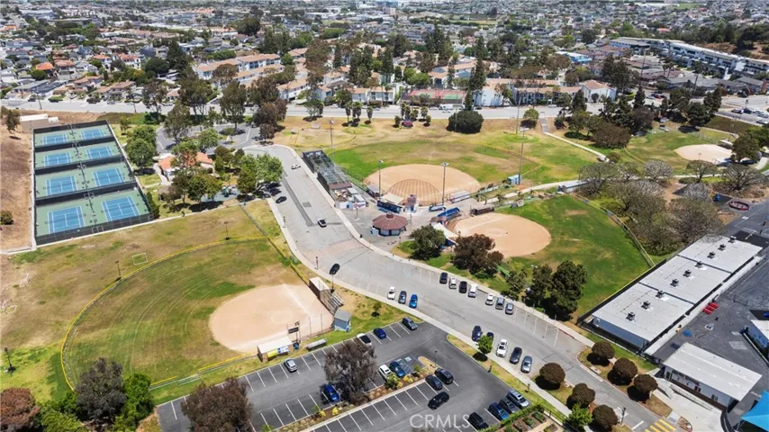 Across the street view of Alta Vista Park