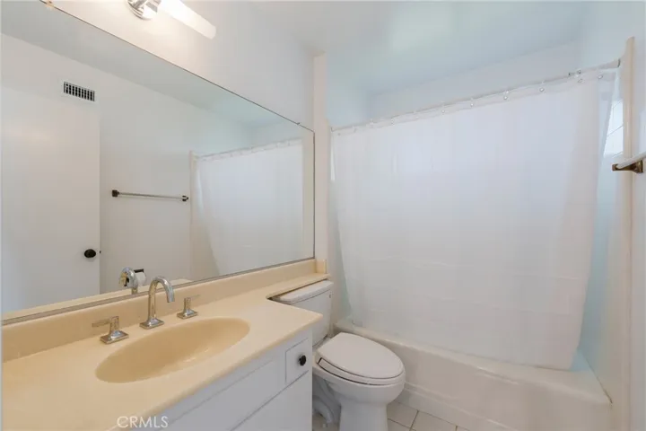 UPSTAIRS- BATHROOM