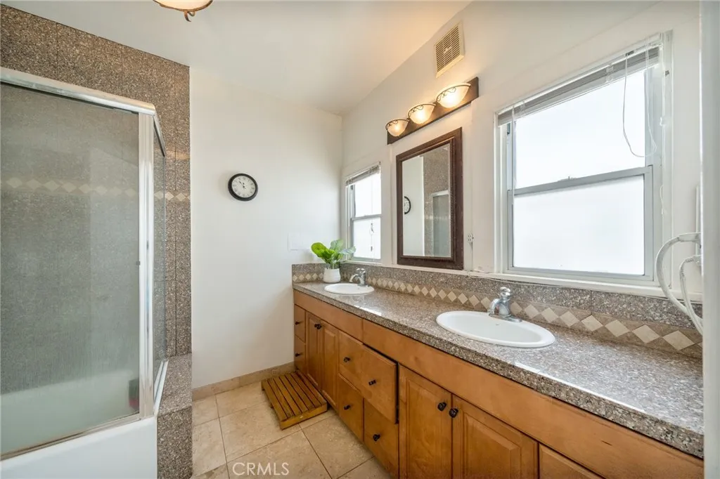 851 Crenshaw Boulevard, Los Angeles, California 90005 home-pic-8