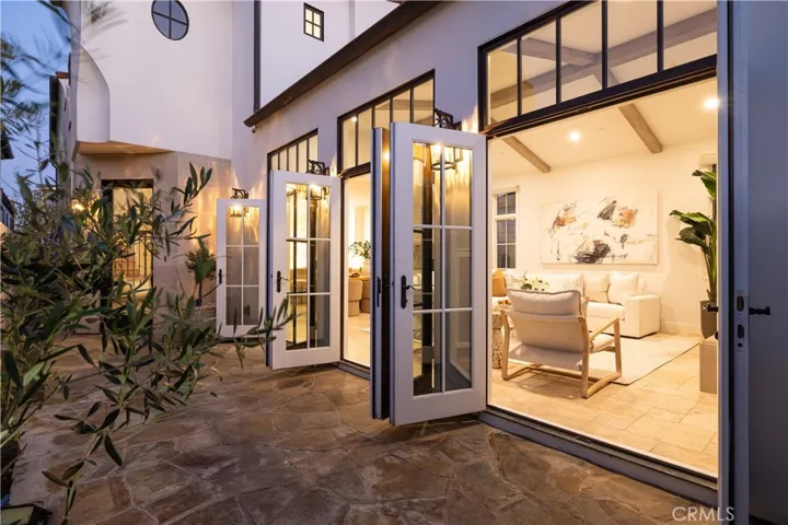 110 Via Orvieto, Newport Beach, California 92663