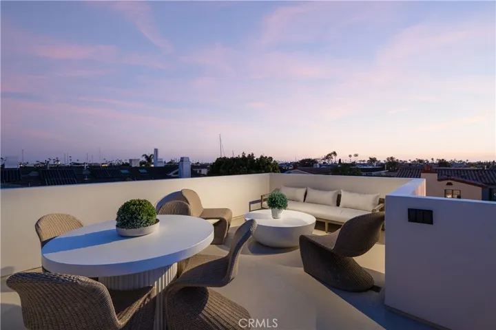 110 Via Orvieto, Newport Beach, California 92663