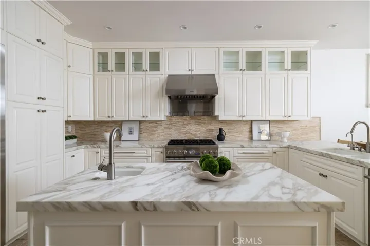 110 Via Orvieto, Newport Beach, California 92663
