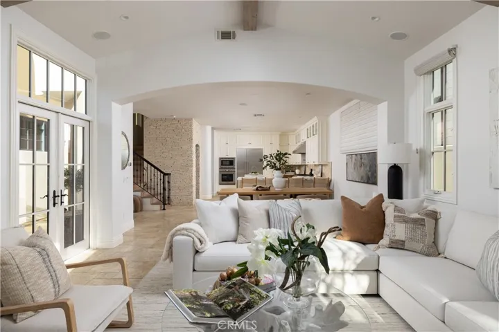 110 Via Orvieto, Newport Beach, California 92663