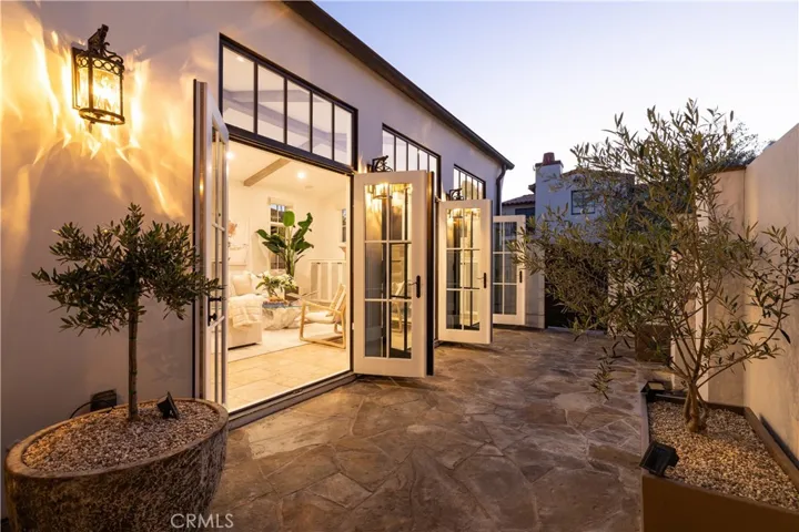 110 Via Orvieto, Newport Beach, California 92663