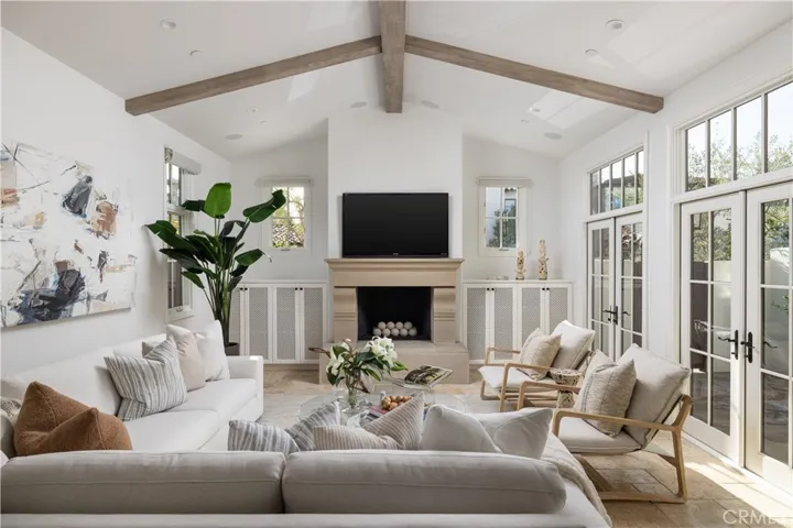 110 Via Orvieto, Newport Beach, California 92663
