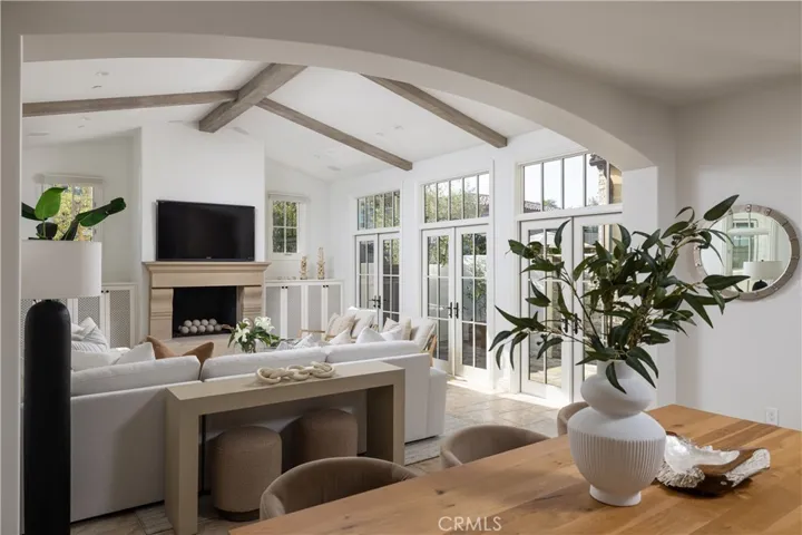 110 Via Orvieto, Newport Beach, California 92663