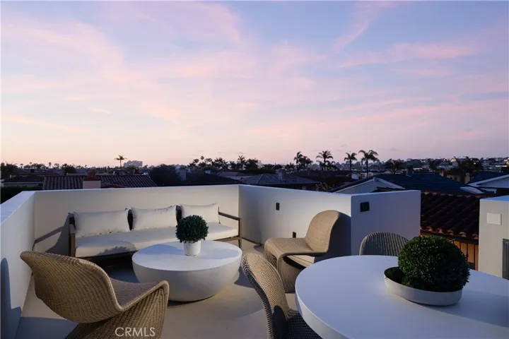 110 Via Orvieto, Newport Beach, California 92663