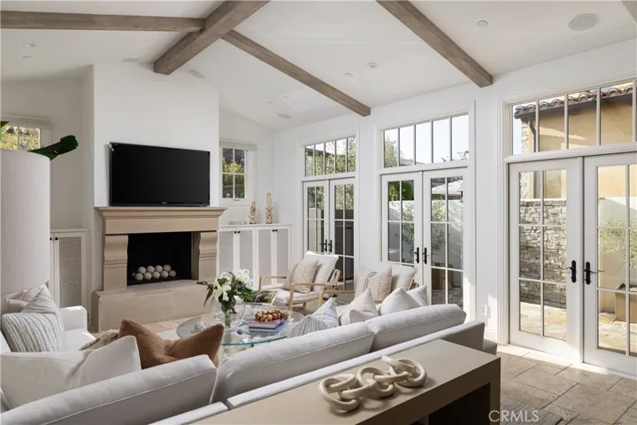 110 Via Orvieto, Newport Beach, California 92663