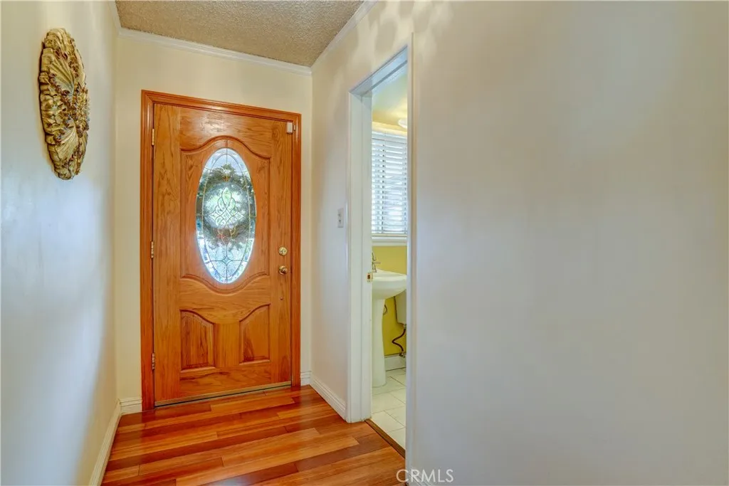 7511 Park Manor Ave, North Hollywood, California 91605 home-pic-11