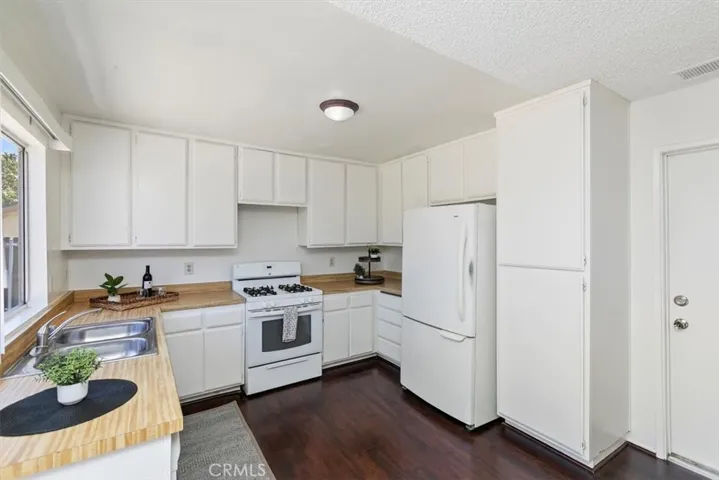 1443 E Bonnie Brae Street, Ontario, California 91764
