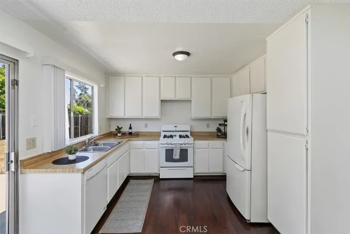 1443 E Bonnie Brae Street, Ontario, California 91764
