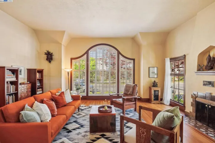 2916 Fillmore St, Alameda, California 94501