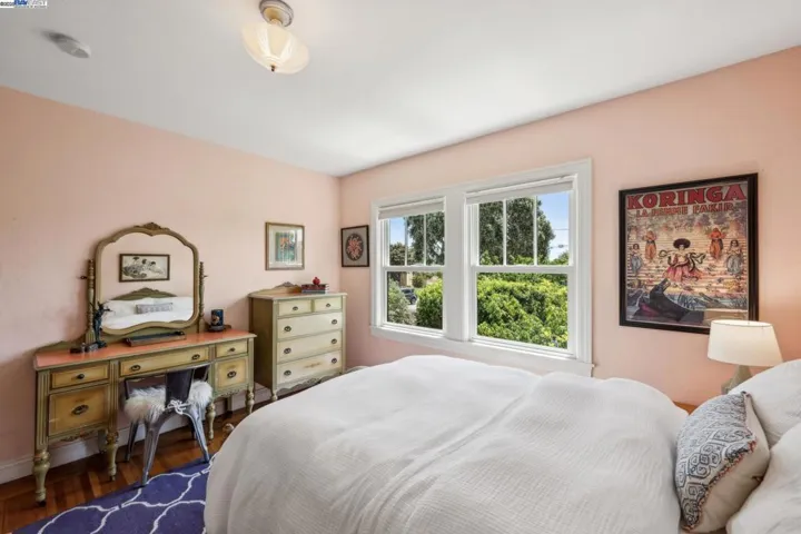 2916 Fillmore St, Alameda, California 94501