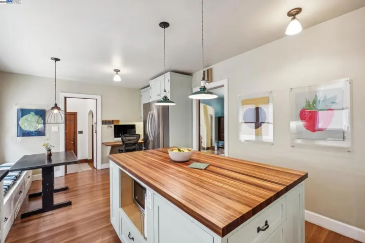2916 Fillmore St, Alameda, California 94501