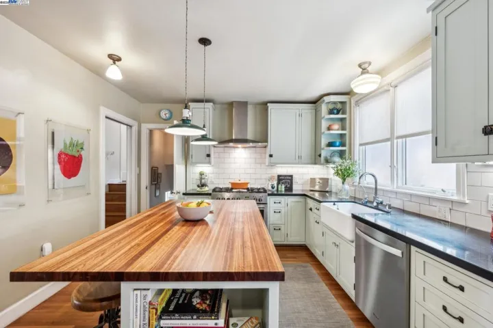 2916 Fillmore St, Alameda, California 94501