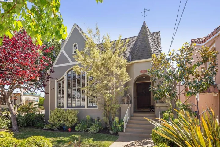 2916 Fillmore St, Alameda, California 94501
