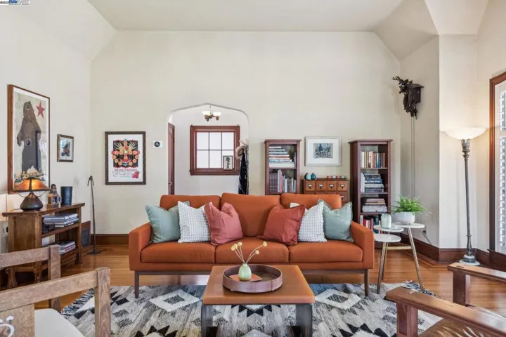 2916 Fillmore St, Alameda, California 94501