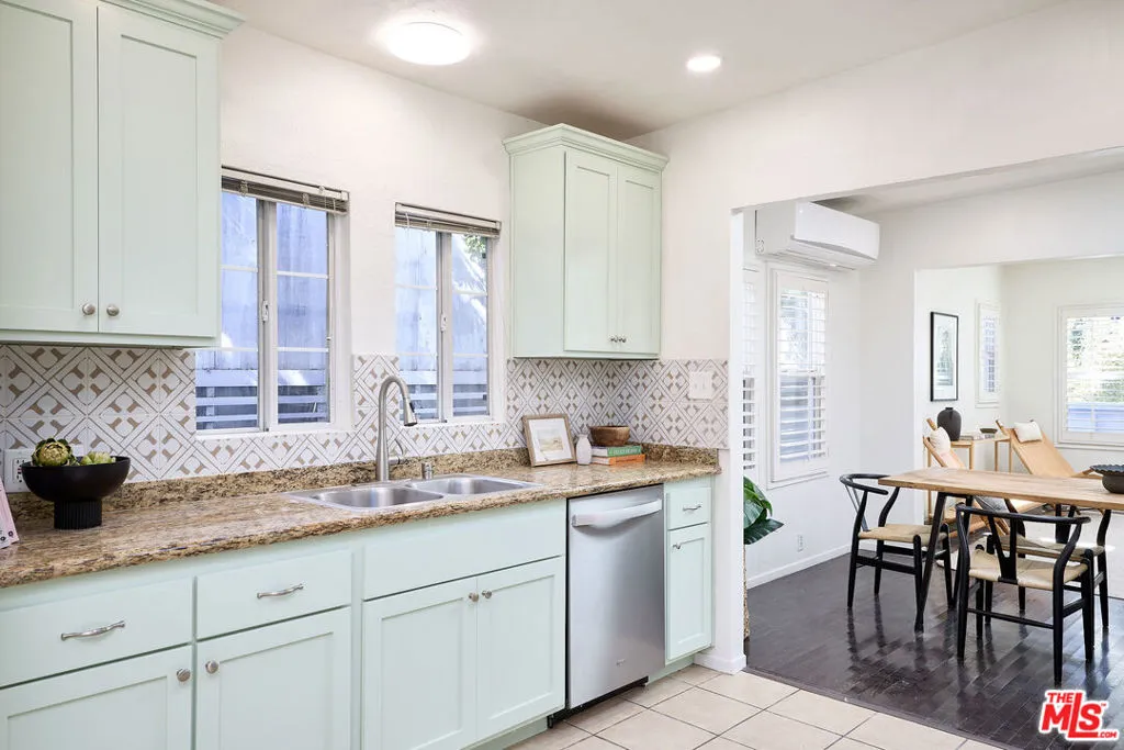 905 5th Avenue, Venice, California 90291 home-pic-2